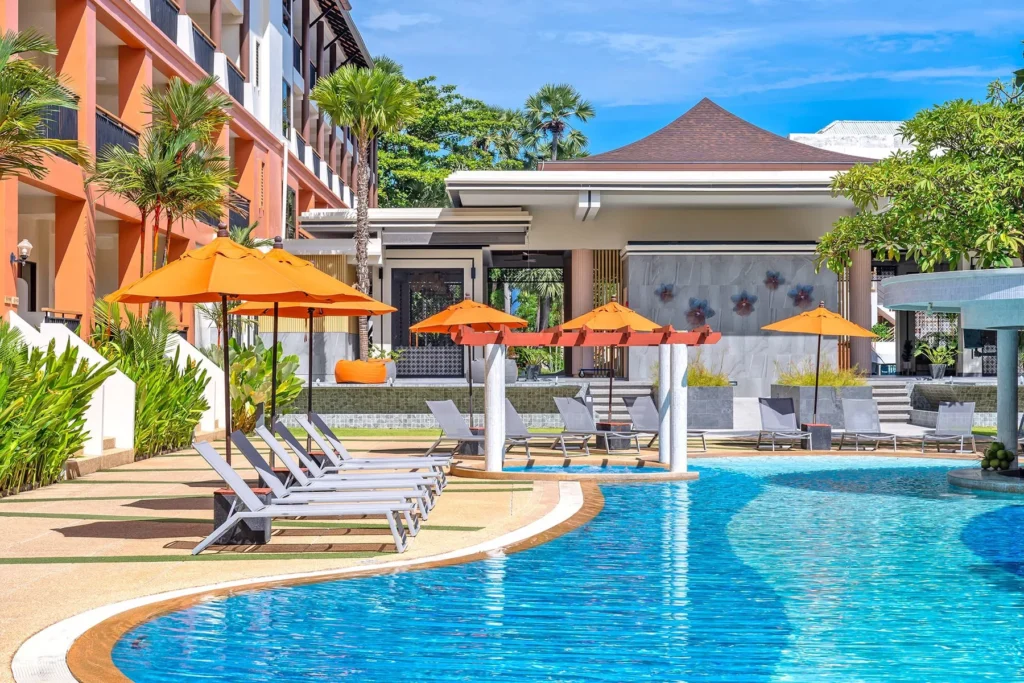 Kata Sea Breeze Resort — pool bar and water-level views — view 1
