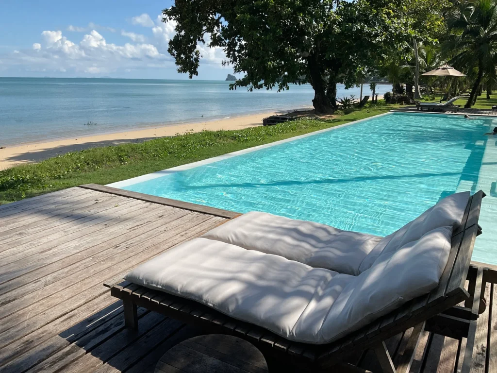 Koyao Island Resort — pool and material details — view 1