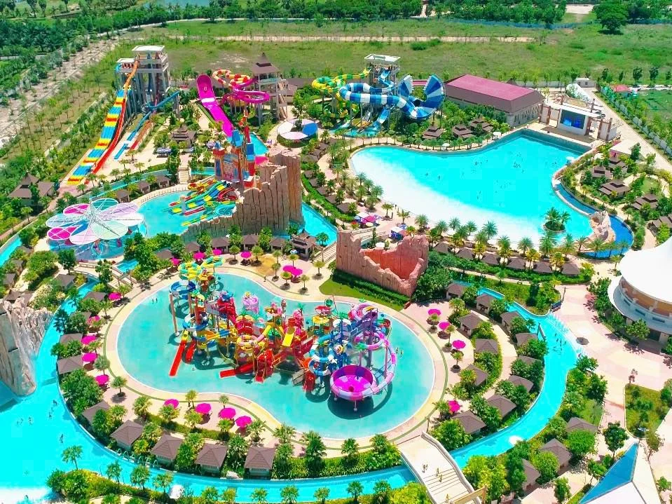 Garden City Water Park — completed pool — view 1