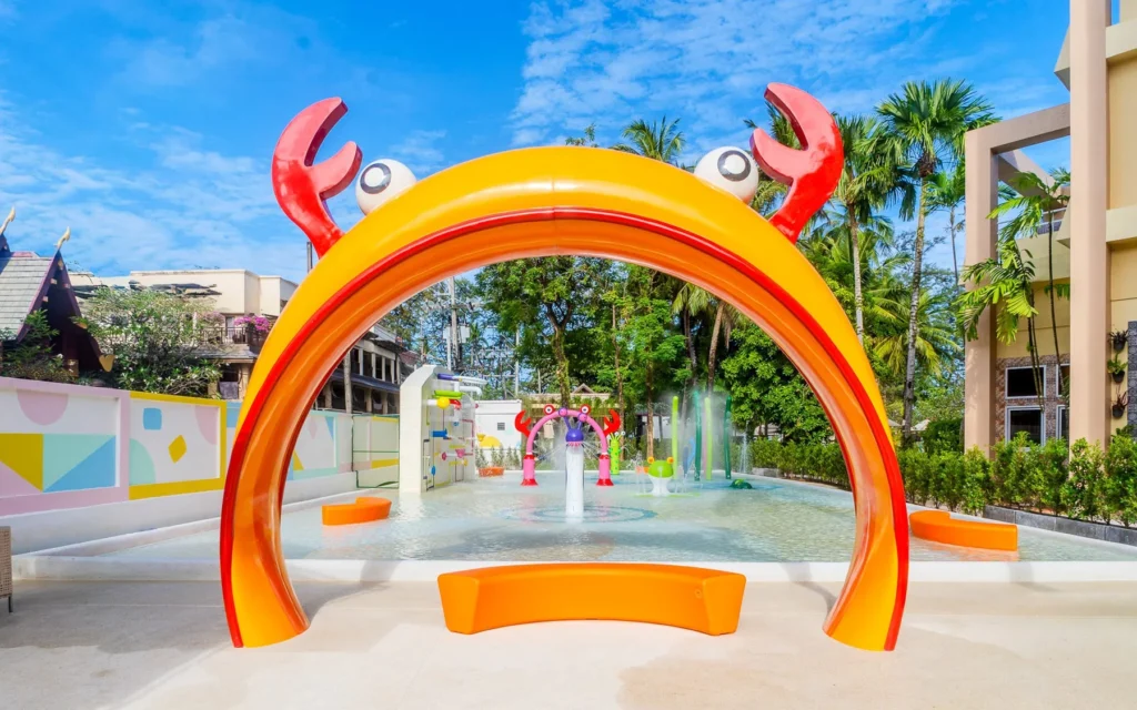 Holiday Inn Patong — Splash Pad — completed pool — view 1