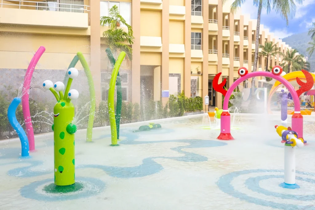 Holiday Inn Patong — Splash Pad — completed pool — view 3