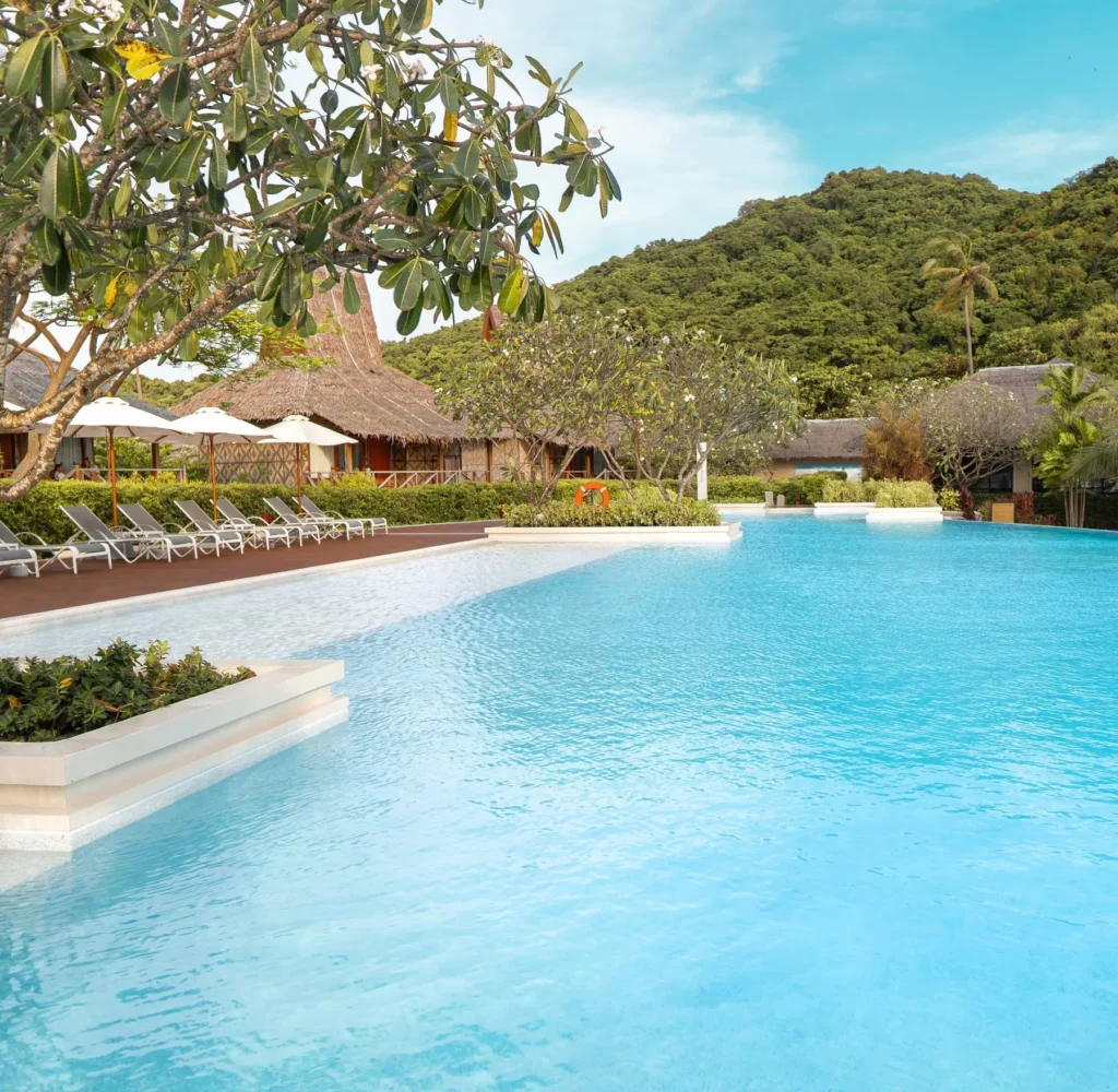 SAii Phi Phi — pool and material details — view 4