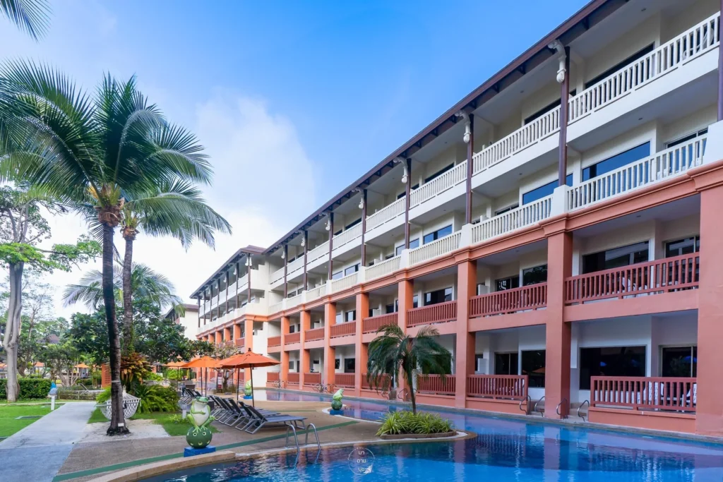 Kata Sea Breeze Resort — pool and material details — view 4